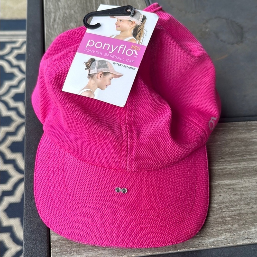 PonyFlo Kids Hot Pink Cap with hole for hair, NWT **READ***